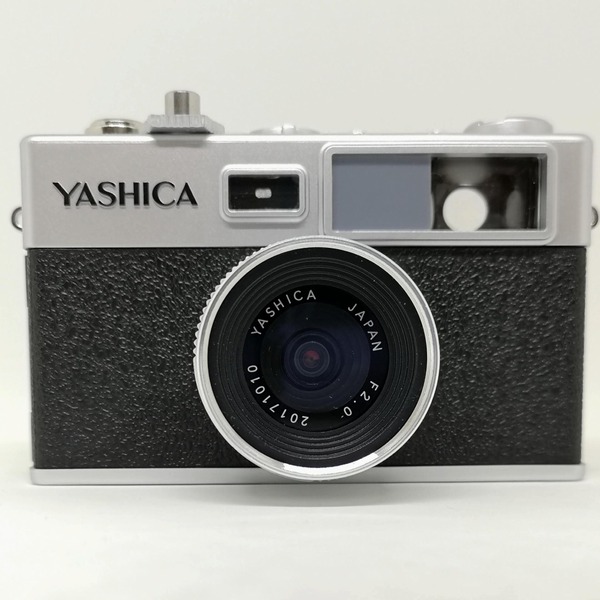 ASCII.jp：いろんな意味で超話題のカメラ「digiFilm Camera Y35」を