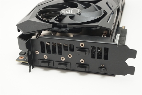 RTXシリーズ大本命！ASUS ROG STRIXブランドのグラフィックスボード2