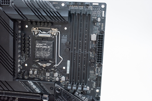 Core i9も乗りこなす、PCIe 4.0 SSDも無線LANも使えるミドル鉄板マザー