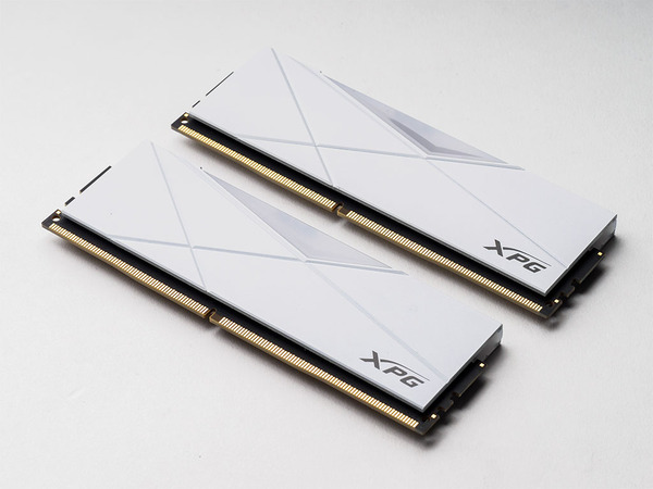 ASCII.jp：ケーブルレスで手軽にPCをライトアップ！ XPGのゲーミング