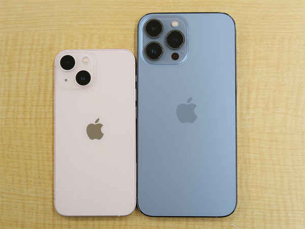 2021年の新色、iPhone 13のシエラブルーとピンクを実機でチェック