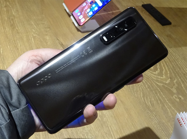 ASCII.jp：auから登場のOPPO最新ハイエンド機「Find X2 Pro」の実機