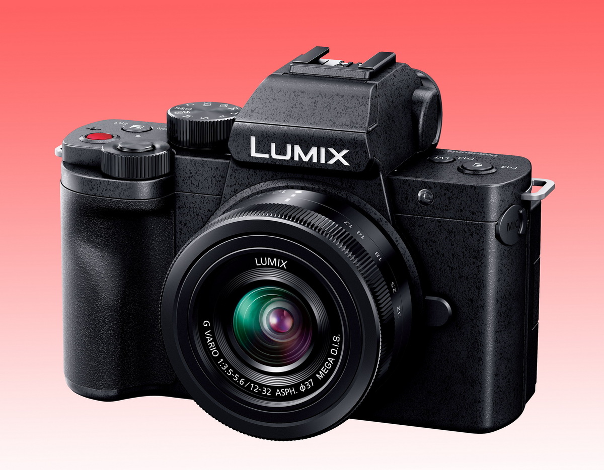 パナソニックが8万円台で買える超小型ミラーレスカメラ「LUMIX G100D