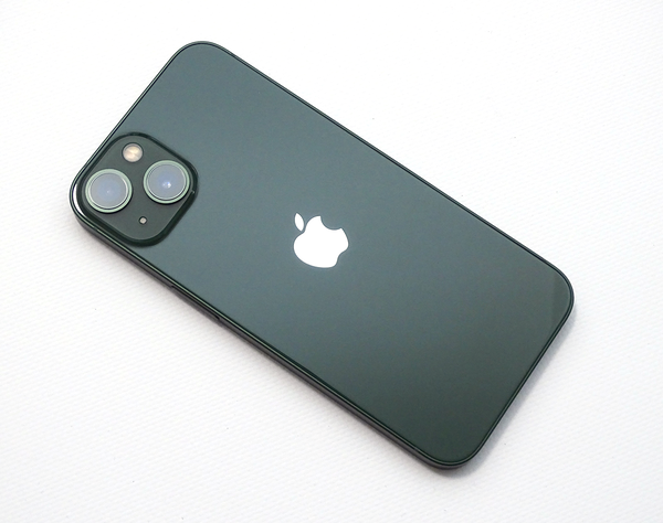ASCII.jp：【速報】おいしそうなグリーン！ iPhone 13/13 Proの新色を