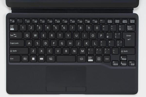 ASCII.jp：堅牢性と薄さ、そして美しいボディーが光り輝く富士通の2in1