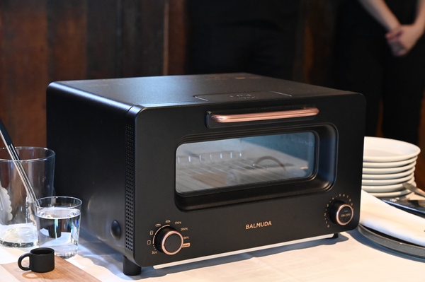 ASCII.jp：う、うめええええ！ バルミューダ「BALMUDA The Toaster Pro