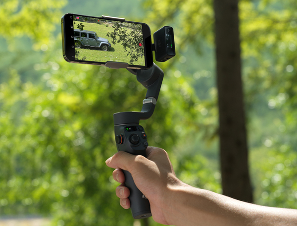 ASCII.jp：DJI、持ち運び簡単でクイック起動できるスマホ