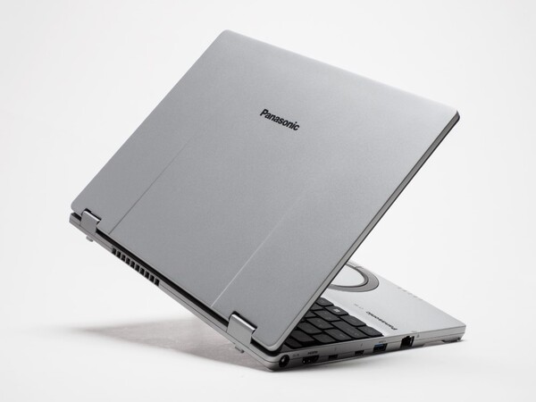 ASCII.jp：これぞ持ち歩けるメインPC！ 「レッツノートSR」はシリーズ