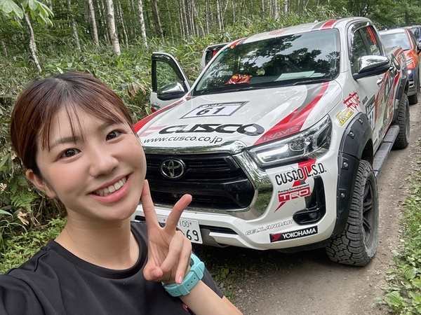 ASCII.jp：今年の梅本まどかはハイラックスで北海道を爆走