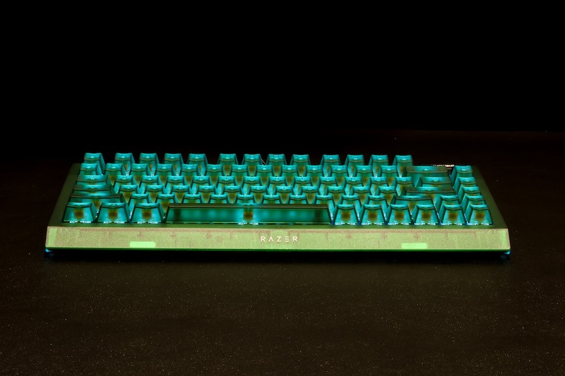 あの人気ゲーミングキーボードに新色が出た！「Razer BlackWidow V4 75