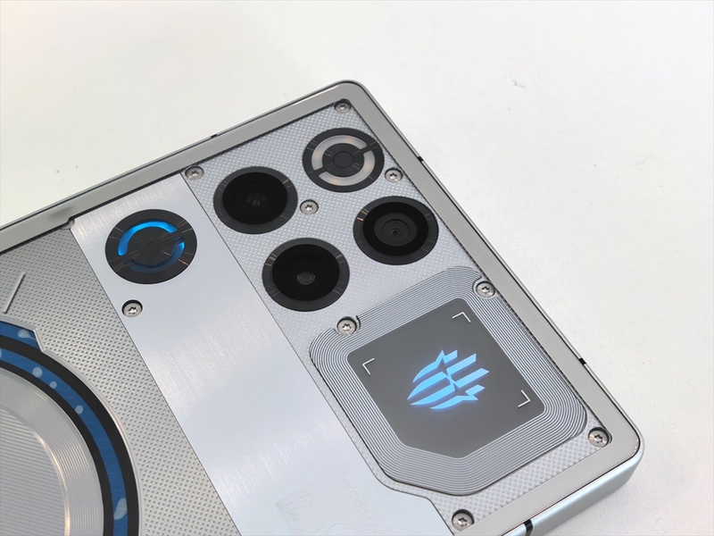 世界初の「水冷」搭載ゲーミングスマホ「REDMAGIC 11 Pro」を日本上陸