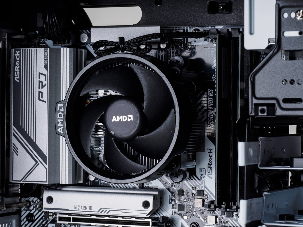 グラボなしPCの星、Ryzen 7 8700G搭載PCはフルHDでゲームできるの