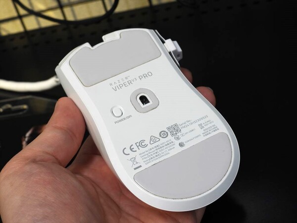 ASCII.jp：浮いているような使用感になる強化ガラス製のマウスソール