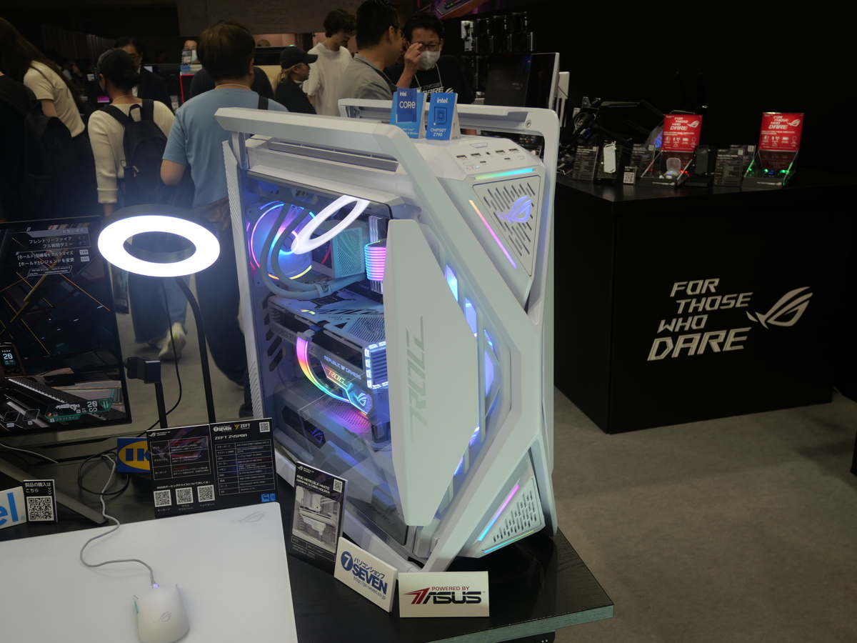 ASCII.jp：その存在感たるや！ TGS2024のASUSブースにある巨大なPC