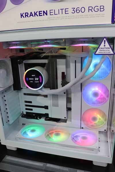 ASCII.jp：大きな液晶ディスプレーが“魅せPC”にピッタリ！ NZXTの360mm