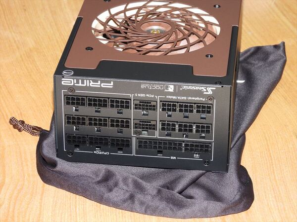 ASCII.jp：話題を生んだ人気メーカー同士のコラボ電源ユニット 1600Wの