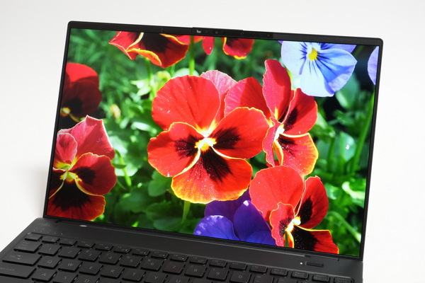 ASCII.jp：14型でも世界最軽量634gのモバイルノート「LIFEBOOK WU5/J3