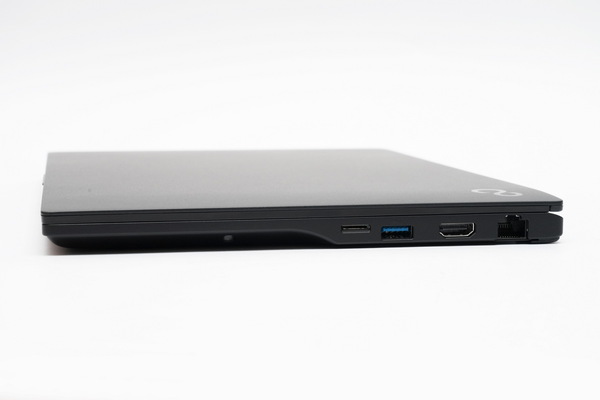 ASCII.jp：世界最軽量634gの14型モバイルノートPCはディスプレーも