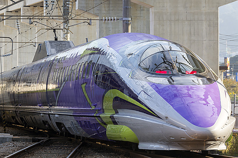 JR西日本のエヴァ新幹線「500 TYPE EVA」、5月13日運行終了。京都鉄道