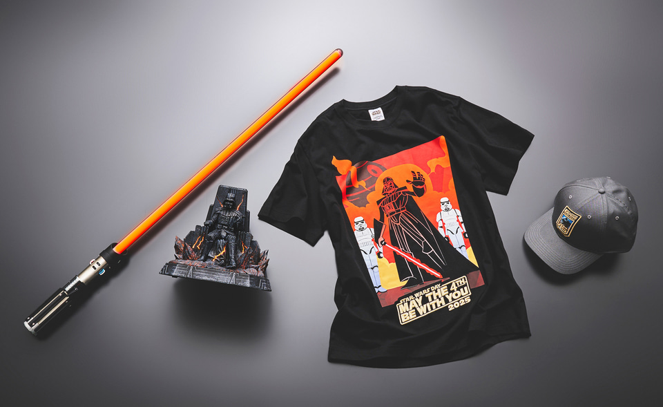 スター・ウォーズの日」に向けてTシャツやフィギュアなどフォースを