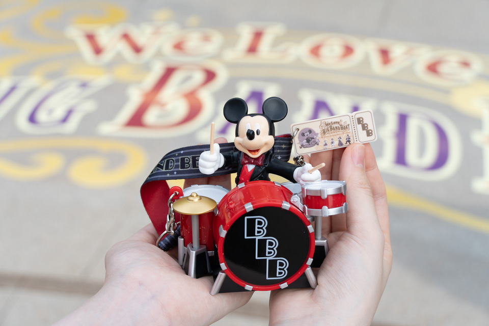 ビッグバンドビート」のミッキーを再現したスナックケース、ドラム