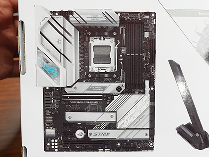 ASUS ROGのRyzen7000マザーが3製品、「ROG STRIX X670E-F GAMING WIFI