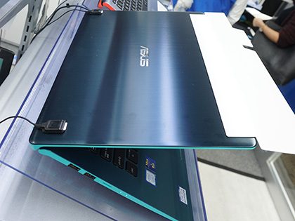 ビックカメラ専売の薄型ノート「VivoBook S14 S430UA」が発売、HDDを