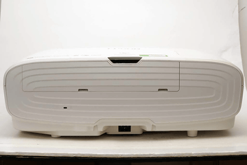 西川善司の大画面☆マニア】プロジェクタも4K HDR時代。30万円台で4K