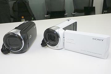 215gに軽量化した3万円台のハンディカム「CX470」。30倍ズーム/薄型