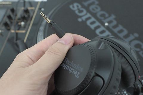 Technicsの定番DJヘッドフォン刷新「EAH-DJ1200」。ケーブル着脱対応