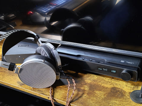 ミニレビュー】水月雨、約5.5万円の平面駆動ヘッドフォン「楽園」に