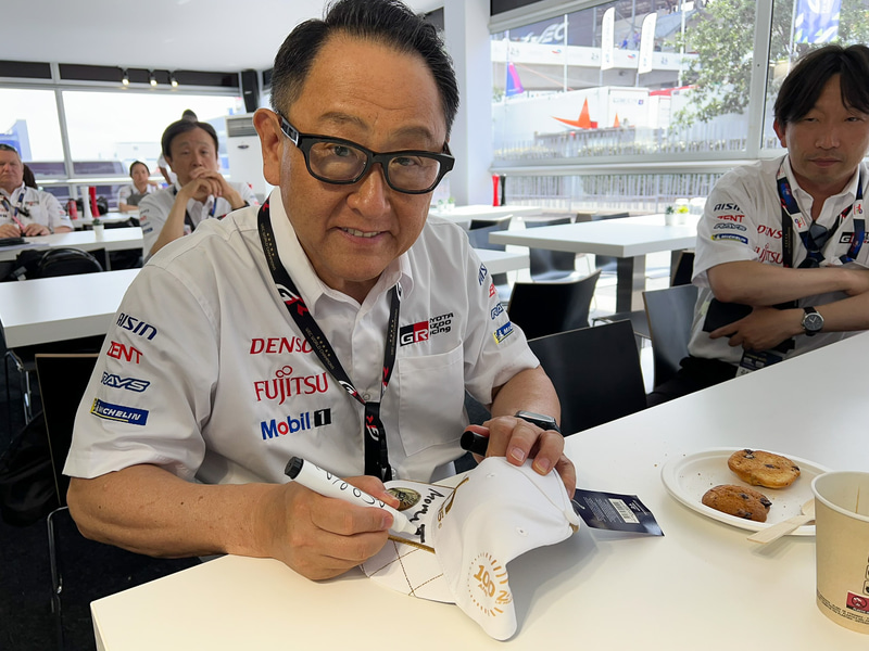 モリゾウ選手サイン入り！「ル・マン24時間100周年記念キャップ」を3名