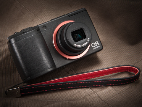 デジカメドレスアップ主義：フルコーディネイトGRの完成度 - デジカメ