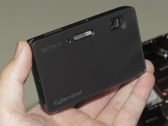 ソニー、無線LANや非接触充電に対応した防水デジカメ - デジカメ Watch