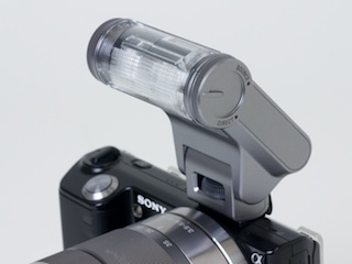 デジカメアイテム丼：ソニー「HVL-F20S」 - デジカメ Watch