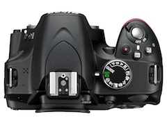 ニコン、オプションでスマホへの画像転送が可能になる「D3200