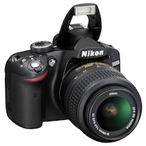 ニコン、オプションでスマホへの画像転送が可能になる「D3200
