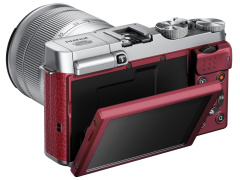 ベイヤーセンサー採用のXマウント入門機「FUJIFILM X-A1」が国内発表