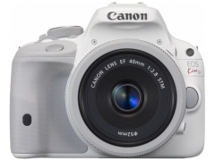 キヤノン、APS-C最小一眼レフ「EOS Kiss X7」にホワイトを追加