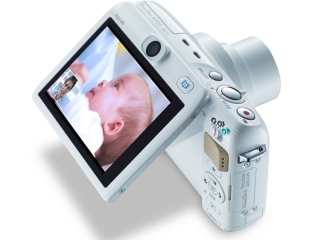 キヤノン、背面カメラ搭載「PowerShot N100」を国内発表 - デジカメ