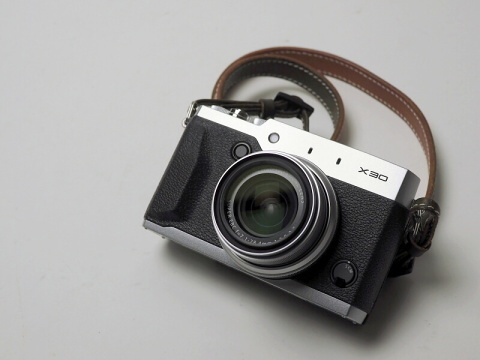 ミニレポート：輝度差に負けないEVFモード （FUJIFILM X30