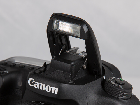 新製品レビュー：キヤノンEOS 7D Mark II（外観・機能編） - デジカメ