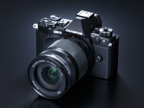 新製品レビュー：OLYMPUS OM-D E-M5 Mark II（外観・機能編