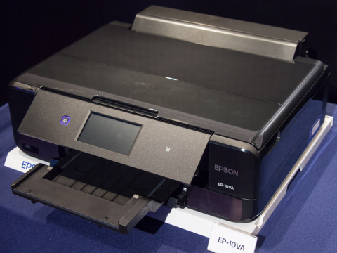 カラリオ新フラッグシップの魅力を中井精也氏が解説 - デジカメ Watch