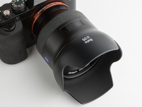 交換レンズレビュー：Batis 2/25 - デジカメ Watch