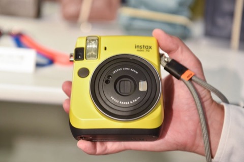 富士フイルム、チェキ新モデル「instax mini 70」 - デジカメ Watch Watch