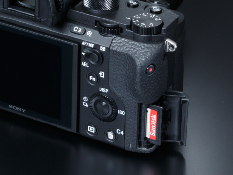 新製品レビュー：ソニーα7S II（外観・機能編） - デジカメ Watch Watch