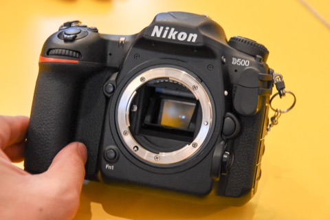 ニコン、DXフォーマット最上位モデル「D500」 - デジカメ Watch Watch