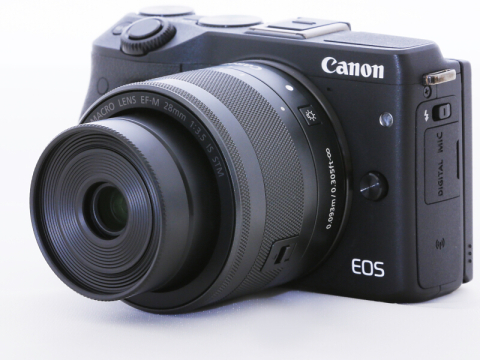 交換レンズレビュー：噂のキヤノン純正LED内蔵マクロレンズを試す