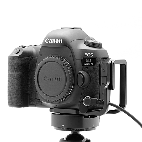 EOS 5D Mark IV用のアルカスイス互換L型プレート - デジカメ Watch